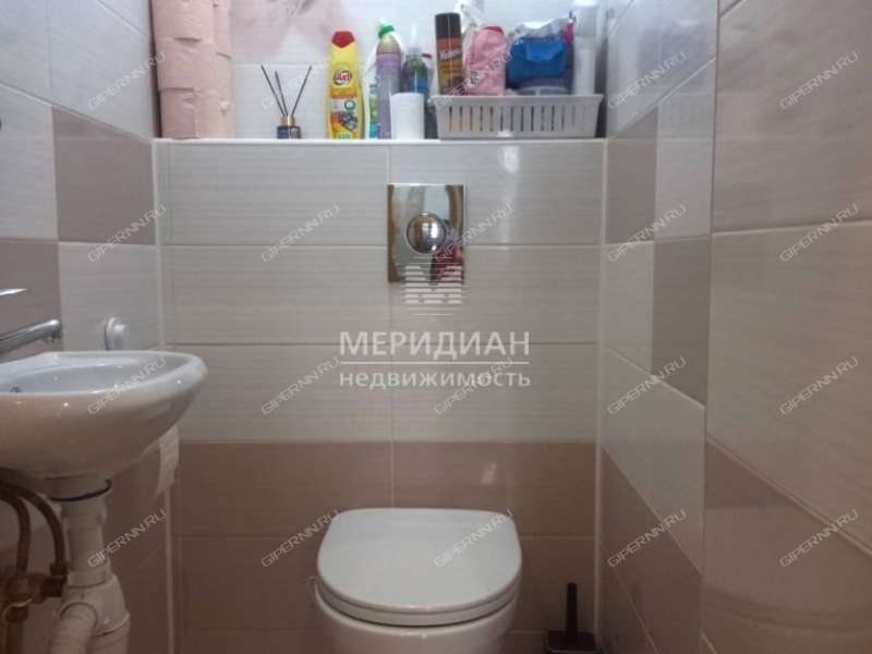 четырёхкомнатная квартира на улице Страж Революции дом 6/3