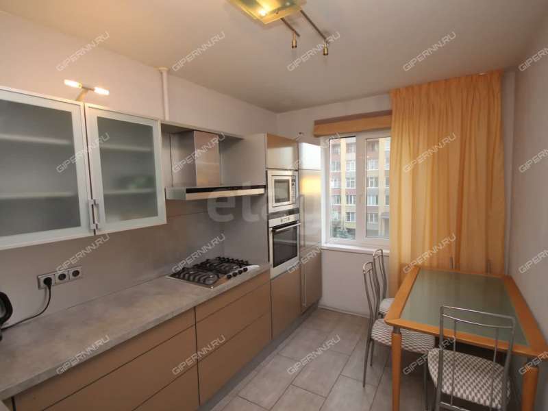 трёхкомнатная квартира на улице Верхнепечёрская дом 7 к2