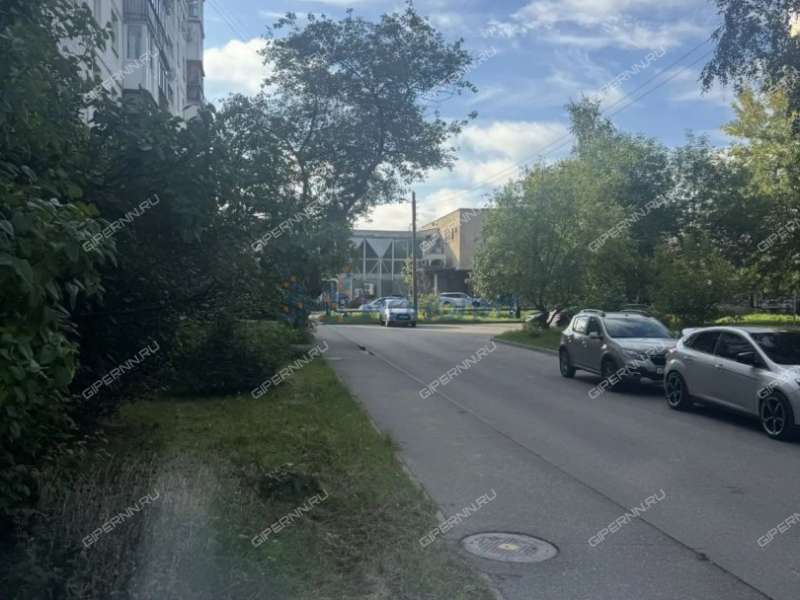 трёхкомнатная квартира на улице Старых Производственников дом 21