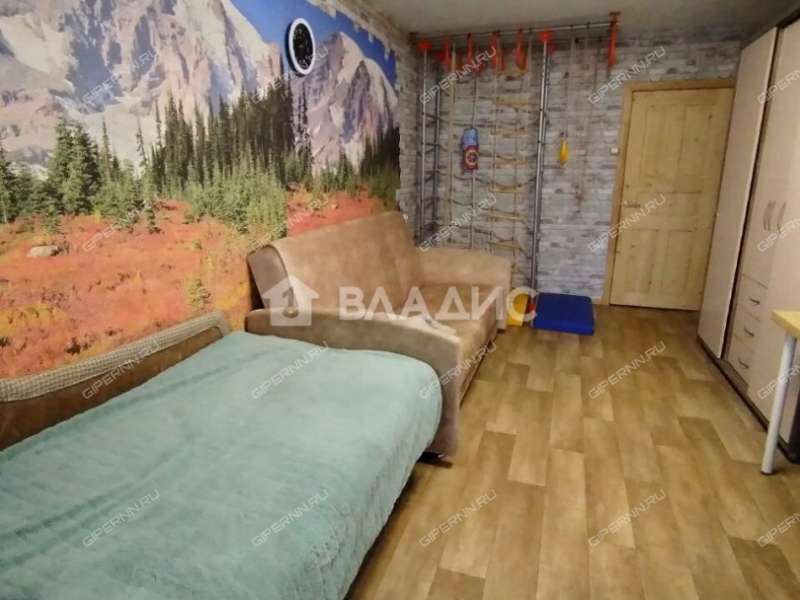 четырёхкомнатная квартира на улице Строкина дом 16Б