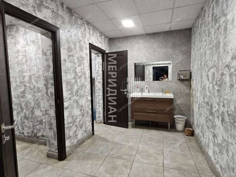 здание под офис на Интернациональная ул Бор