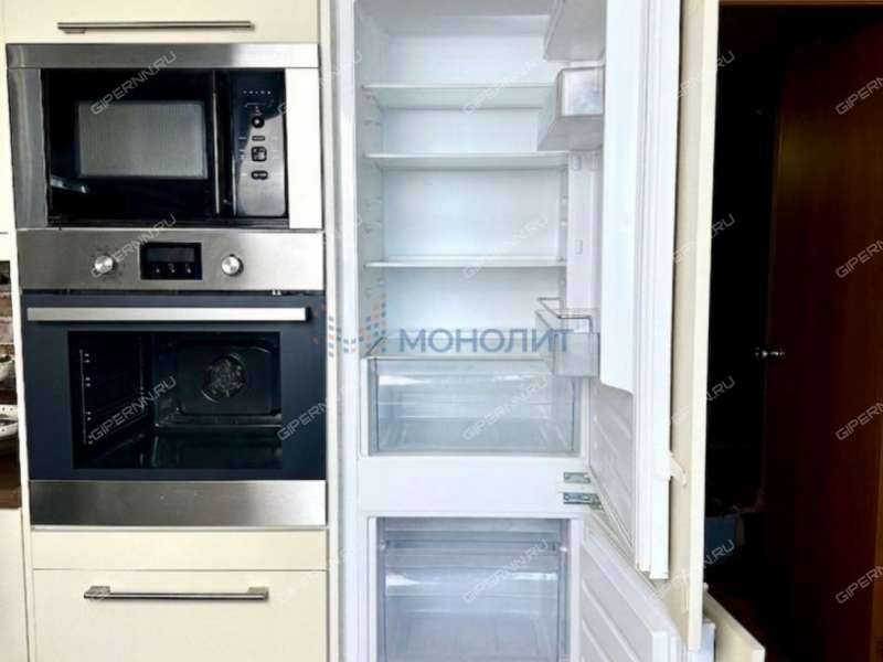 трёхкомнатная квартира на улице Академика Сахарова дом 113