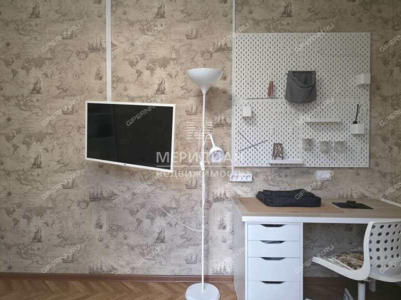 трёхкомнатная квартира на улице Андреева дом 43