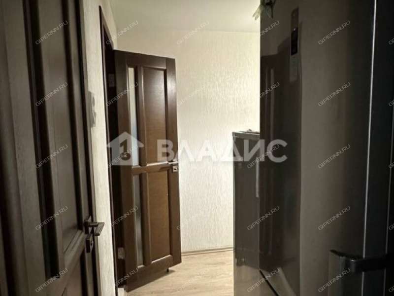 трёхкомнатная квартира на улице Старых Производственников дом 20