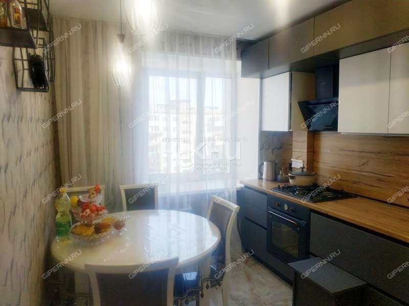 трёхкомнатная квартира на улице Октябрьской Революции дом 40