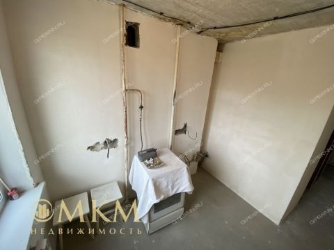 4-komnatnaya-ul-yuliusa-fuchika-d-37 фото