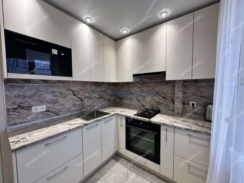 трёхкомнатная квартира на улице Переходникова дом 31