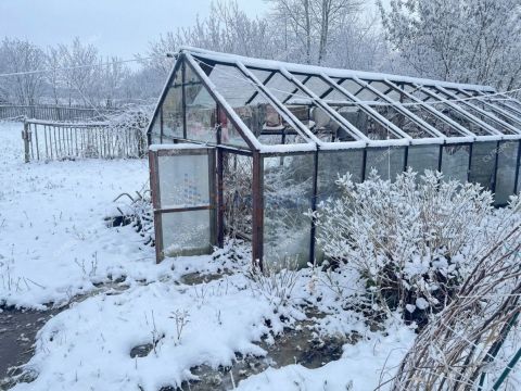 dom-poselok-krasnaya-gorka-volodarskiy-rayon фото