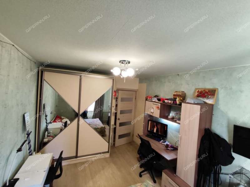 трёхкомнатная квартира на улице Челюскинцев дом 19