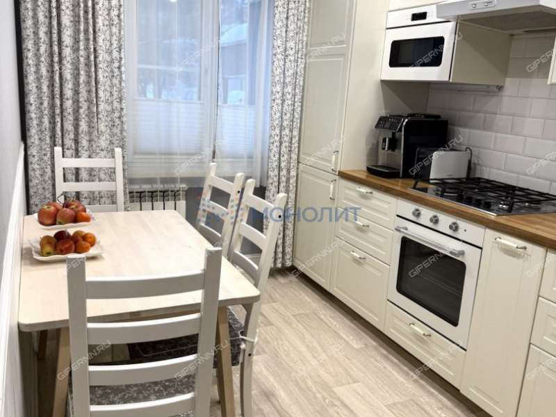 четырёхкомнатная квартира на улице Строкина дом 18