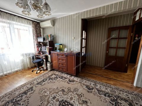 2-komnatnaya-ul-geroya-chugunova-d-1a фото