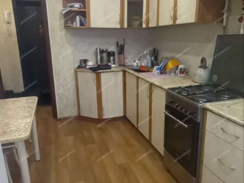 трёхкомнатная квартира на улице Челюскинцев дом 25