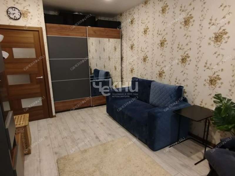 однокомнатная квартира на улице Июльских Дней дом 1  к2