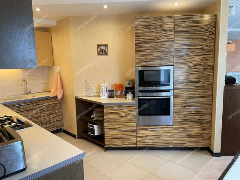 четырёхкомнатная квартира на улице Родионова дом 197 к1