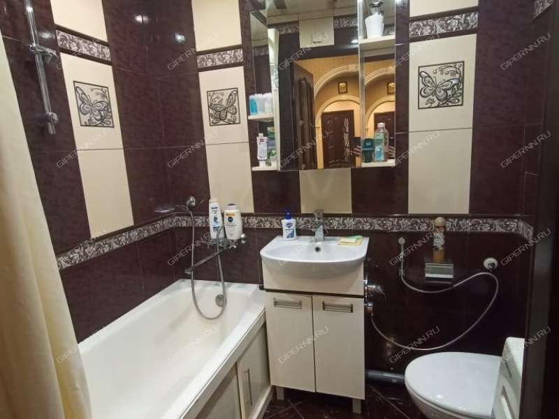 четырёхкомнатная квартира на улице Бурденко дом 19