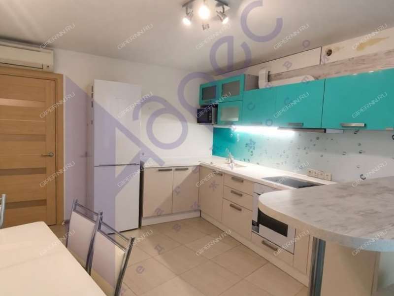 трёхкомнатная квартира на улице Родионова дом 193 к3