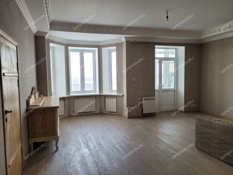 трёхкомнатная квартира на Верхне-Волжской набережной дом 6