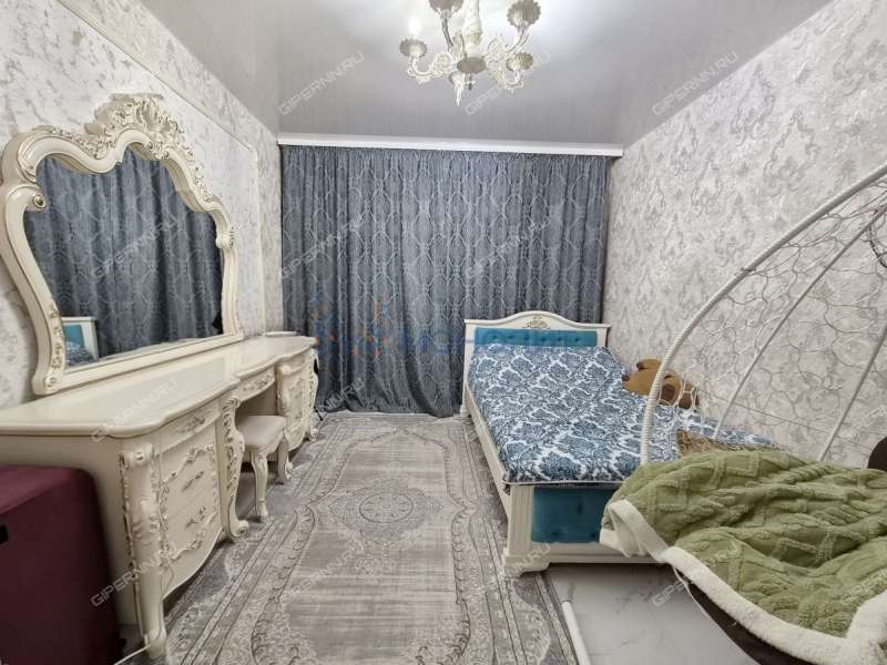 трёхкомнатная квартира на улице Движенцев дом 1