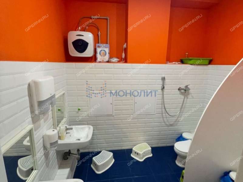 помещение под офис, торговую площадь на Студёной улице