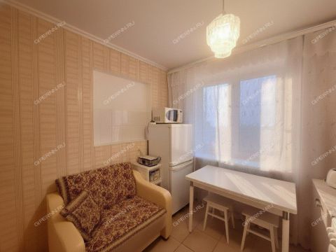 1-komnatnaya-ul-vyatskaya-d-1 фото