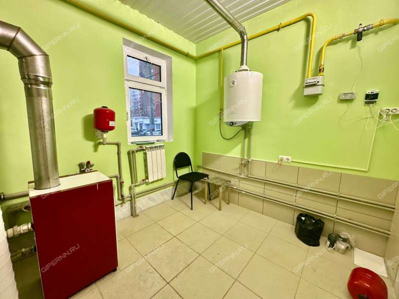 здание под офис, торговую площадь на улице Коминтерна