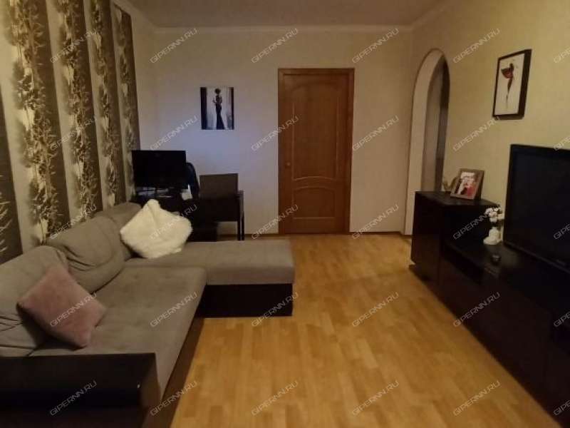 трёхкомнатная квартира на улице Политбойцов дом 10