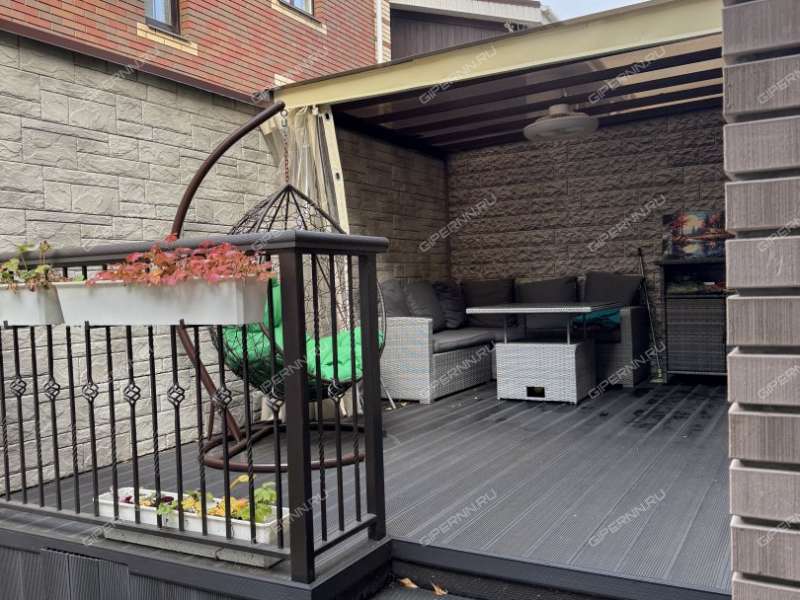 дом в деревне Новая