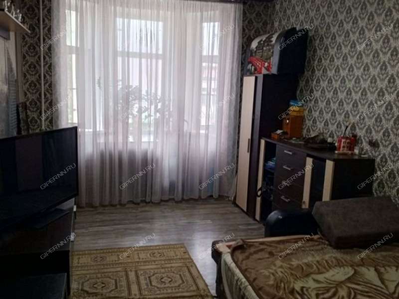 трёхкомнатная квартира на улице Героя Советского Союза Поющева дом 15