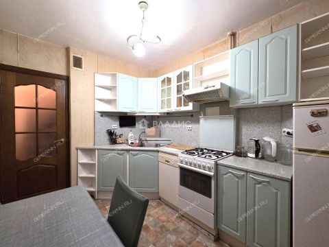 3-komnatnaya-ul-verhnepecherskaya-d-9 фото