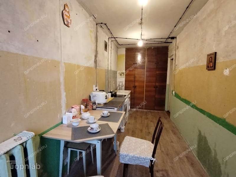 четырёхкомнатная квартира в 2-м микрорайоне дом 3 город Кстово