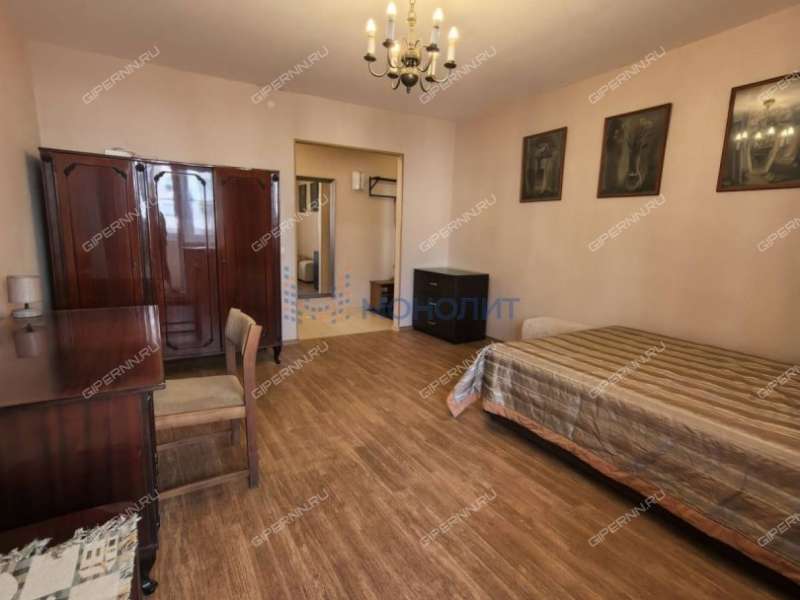 трёхкомнатная квартира на Республиканской улице дом 25