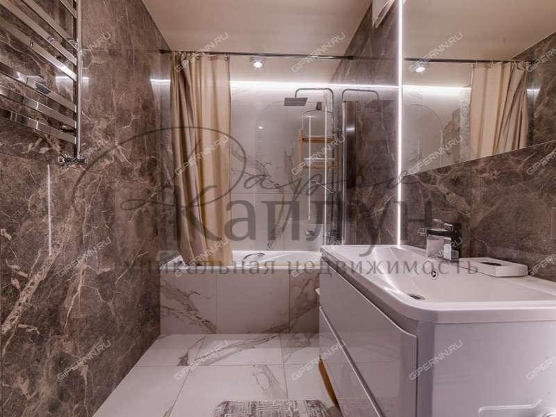 четырёхкомнатная квартира на улице Октябрьской Революции дом 45