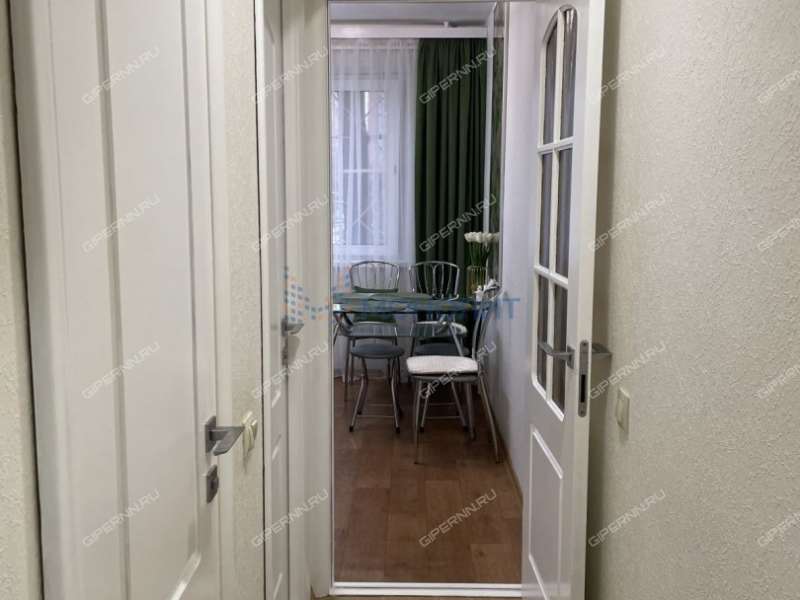 двухкомнатная квартира в 6-м микрорайоне дом 9