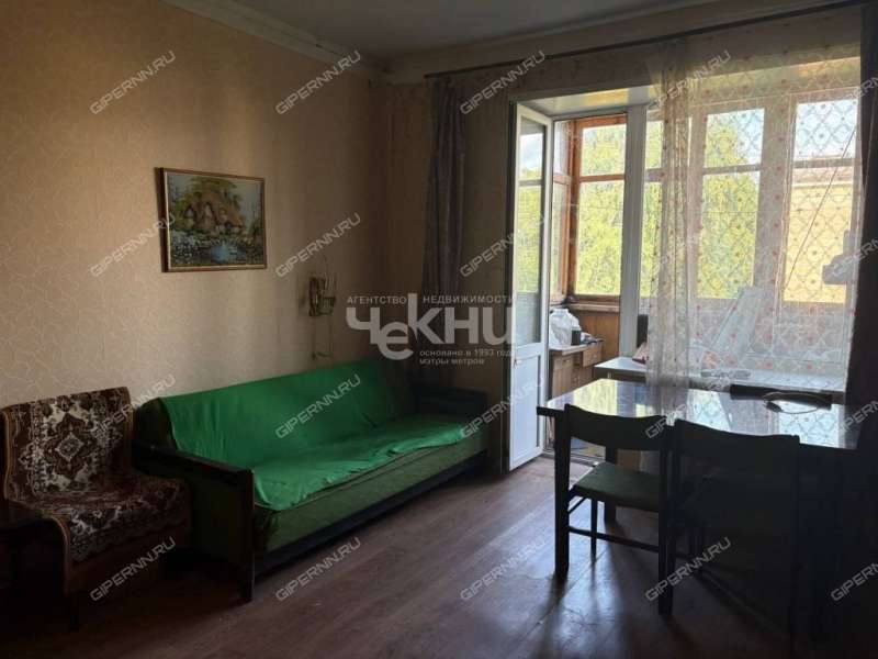 трёхкомнатная квартира на улице Героя Безрукова дом 8