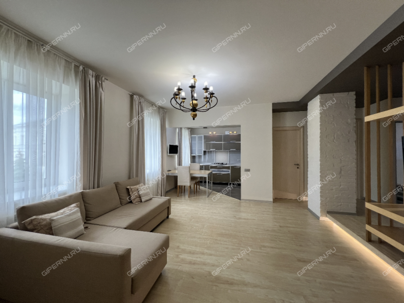 трёхкомнатная квартира на Большой Покровской улице дом 35а