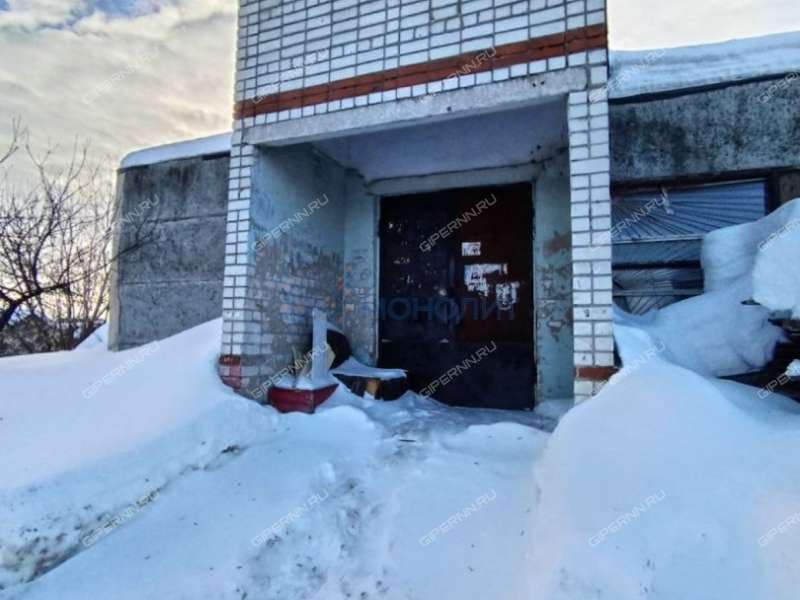 здание под торговую площадь, склад на Молодёжной улице деревня Медведево