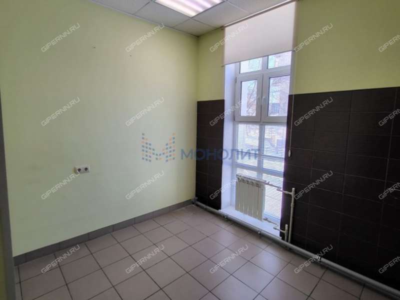 помещение под офис, торговую площадь на Южном шоссе