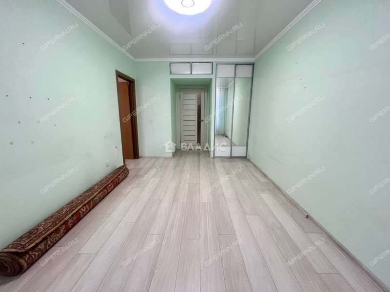 трёхкомнатная квартира на улице Маршала Голованова дом 13