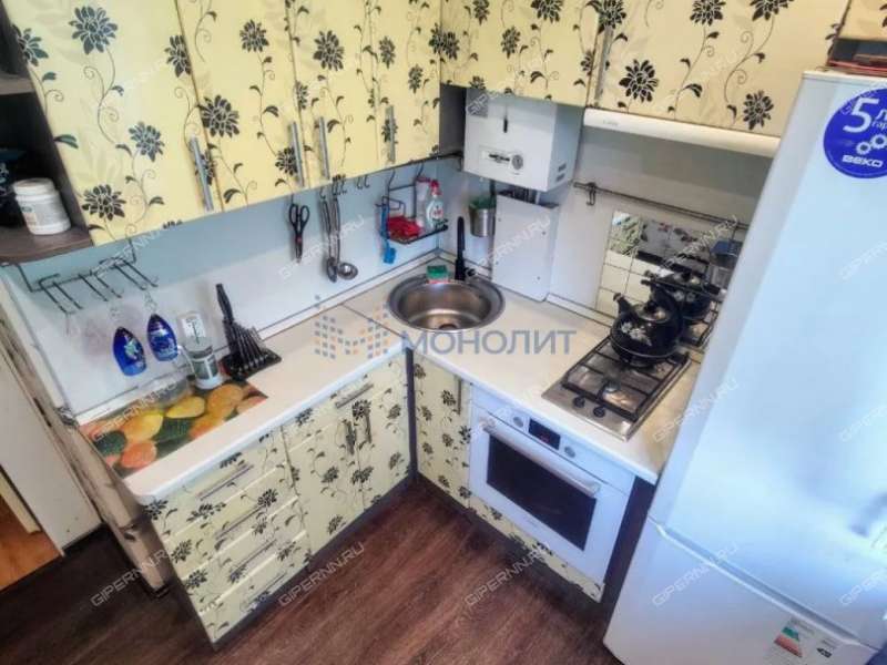 трёхкомнатная квартира на улице Героя Попова дом 37