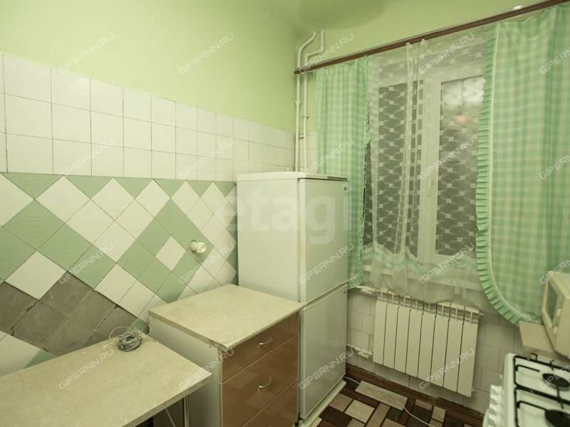 трёхкомнатная квартира на улице Страж Революции дом 23