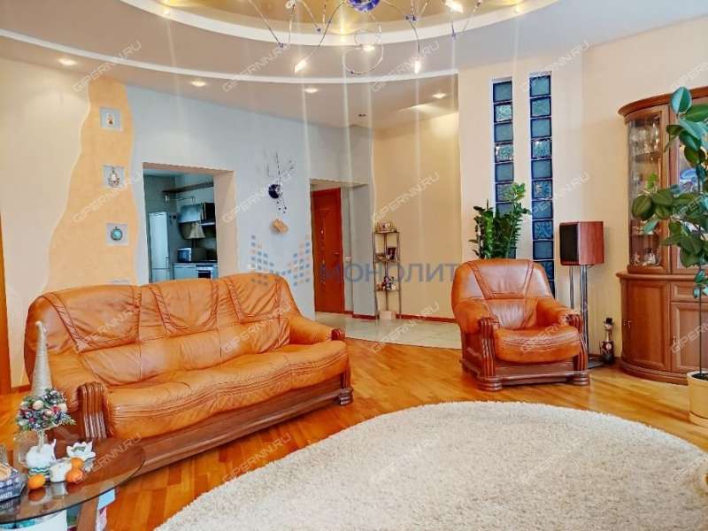 трёхкомнатная квартира на Большой Покровской улице дом 20б