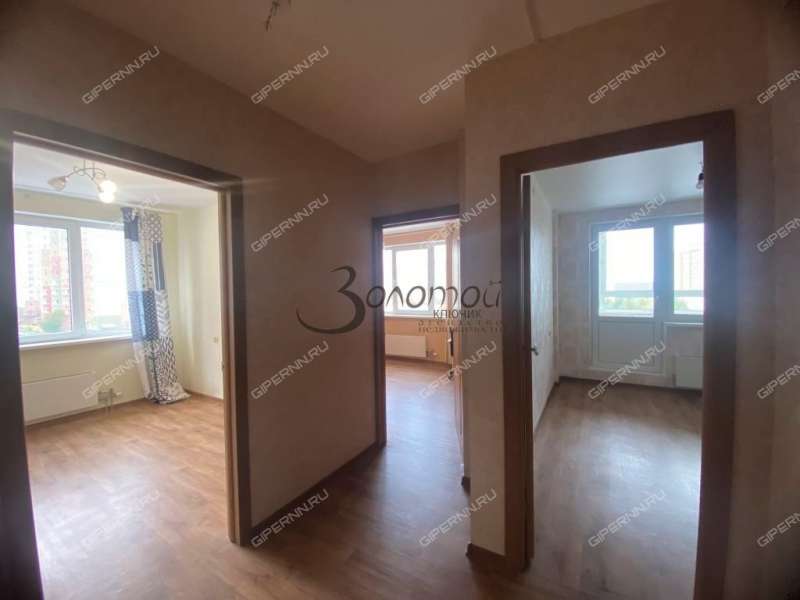 трёхкомнатная квартира на улице Академика Сахарова дом 101