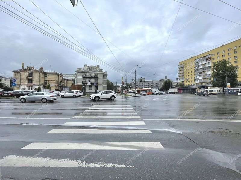 помещение под торговую площадь на улице Коминтерна