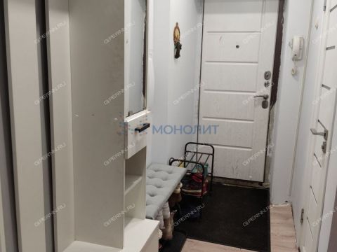 3-komnatnaya-ul-yablonevaya-d-4 фото