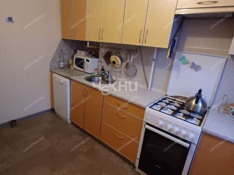 трёхкомнатная квартира на улице Маршала Жукова дом 4