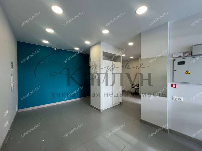 помещение под торговую площадь на улице Академика Сахарова