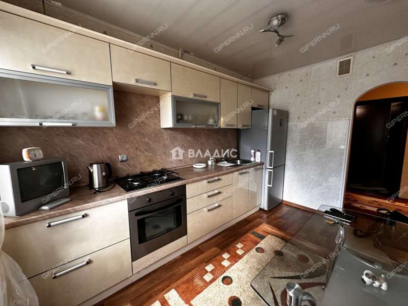 трёхкомнатная квартира на улице Верхнепечёрская дом 12 к1