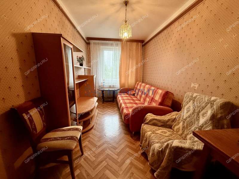трёхкомнатная квартира на улице Верхнепечёрская дом 1