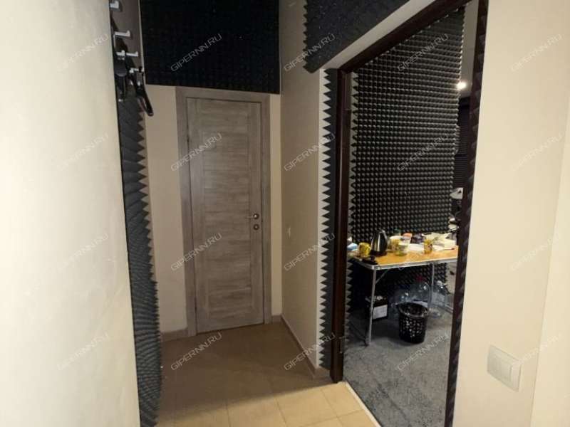 помещение под коммерческую недвижимость на улице Нестерова