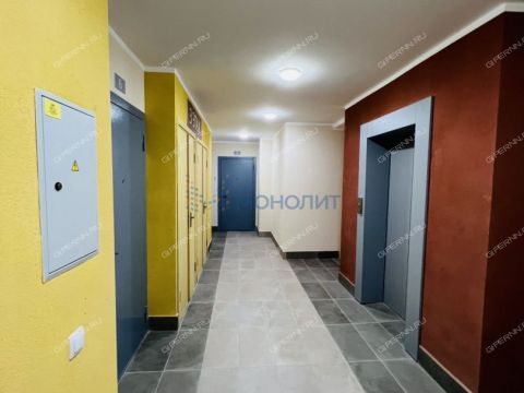 4-komnatnaya-ul-romantikov-d-15 фото